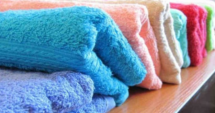 Как вернуть махровым полотенцам пушистость и мягкость с помощью двух средств