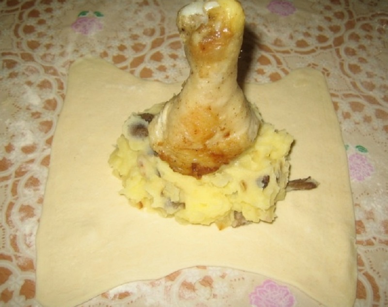 Куриные ножки в слоеном тесте в духовке с фото