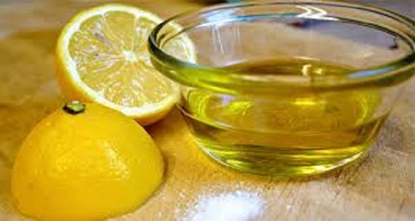 Сожмите 1 лимон, смешайте с 1 столовой ложкой оливкового масла и используйте эту смесь всю оставшуюся жизнь