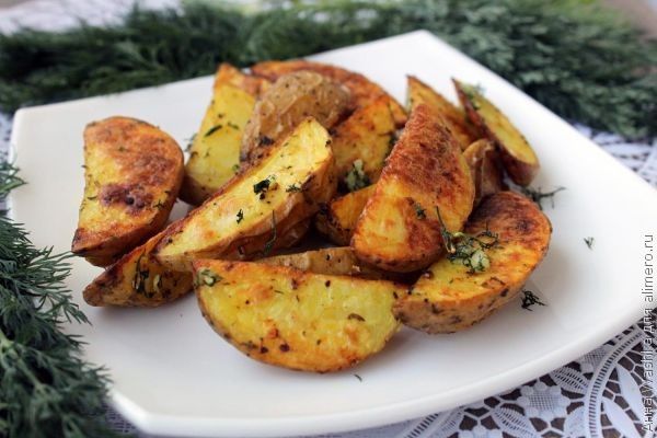 Лучшее блюдо для праздников и будней — картошка в духовке!