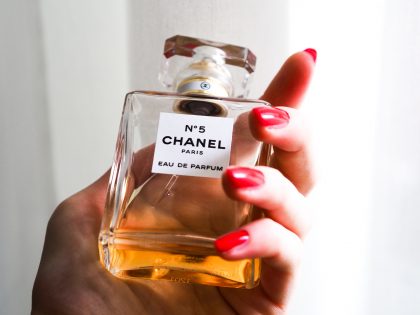 3 факта о парфюме, зная которые, вы сохраните свой кошелек целым