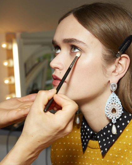 Простой макияж: 5 трюков для тех, кто хочет увеличить глаза