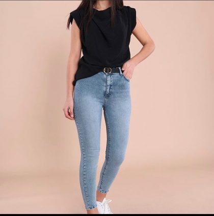 5 мелочей на джинсах, которые всем покажут, что у вас модель не по размеру