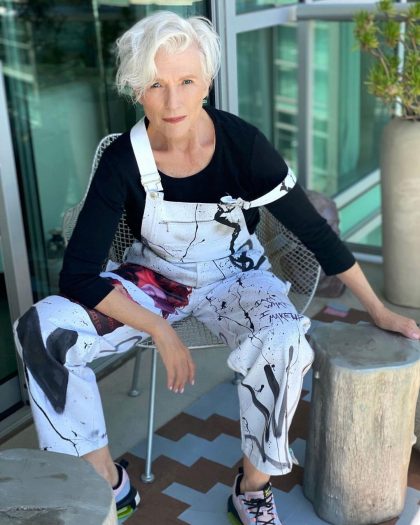 73 года — это не приговор, а повод для гордости. Как одевается мать Илона Маска и почему ее стиль завидуют 20-летние